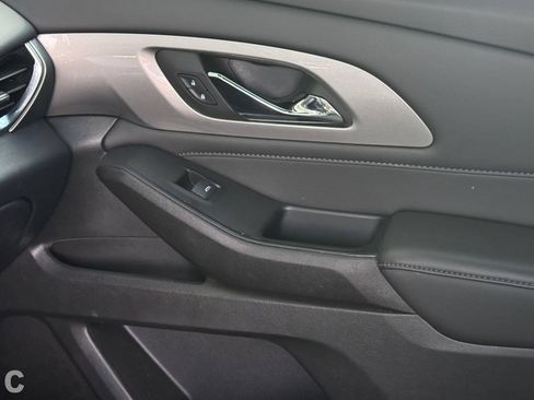 Certified 2023 Chevrolet Traverse LT FWD image 24