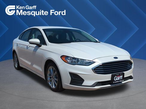 Used 2020 Ford Fusion SE FWD image 1