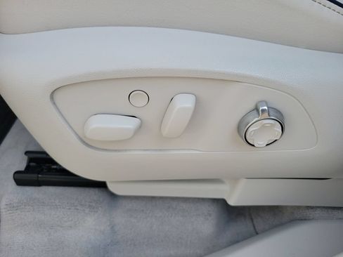 Used 2025 Buick Enclave Avenir w/ Super Cruise Package FWD image 18