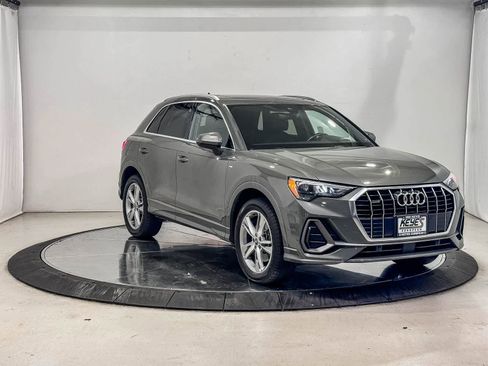 Used 2019 Audi Q3 2.0T Premium AWD/4WD image 5