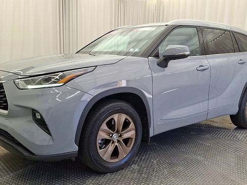 Certified 2022 Toyota Highlander Bronze Edition AWD/4WD image 11