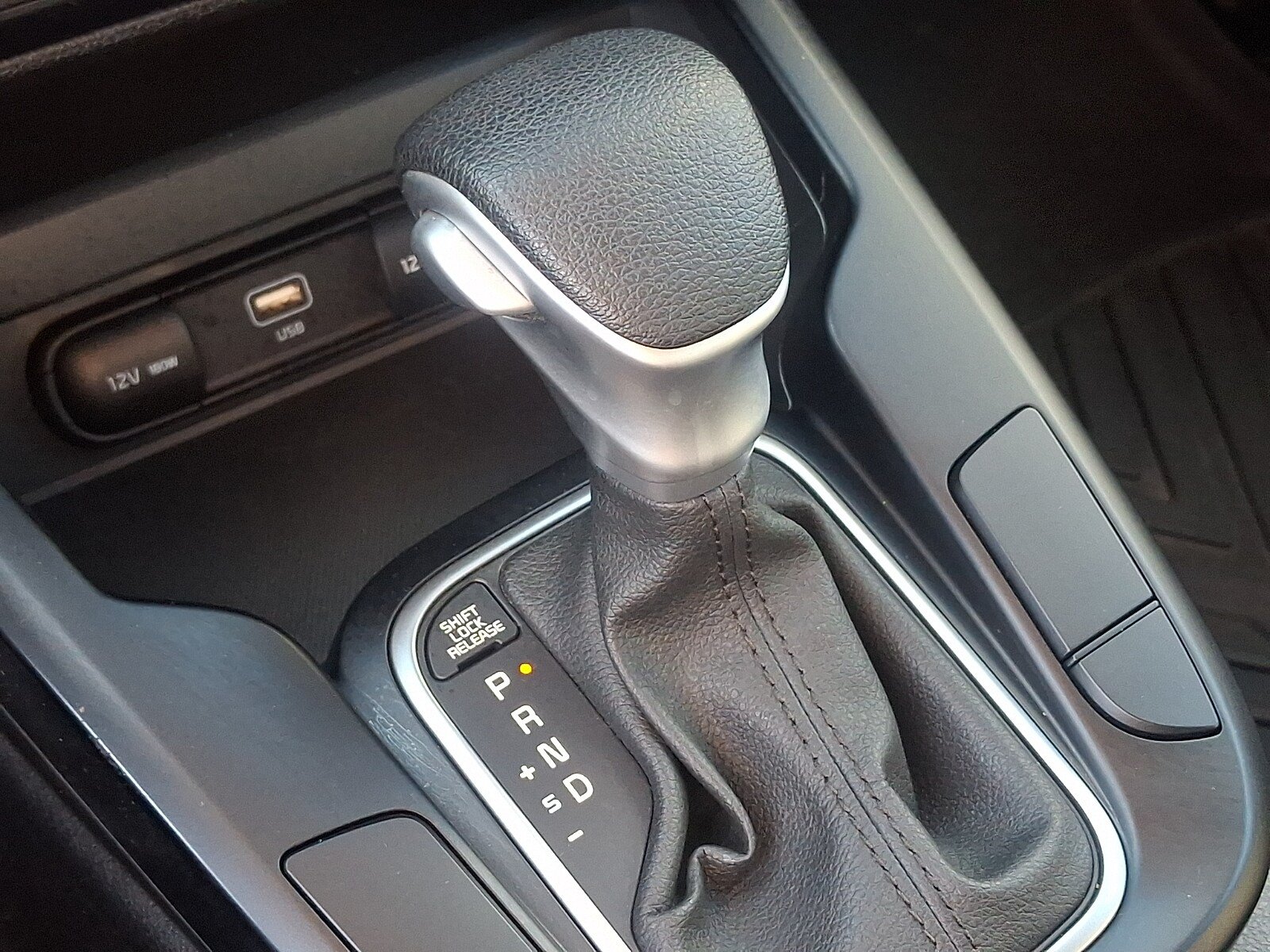 Used 2023 Kia Soul LX w/ LX Technology Package FWD image 14