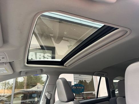 Used 2015 Toyota RAV4 XLE AWD/4WD image 18