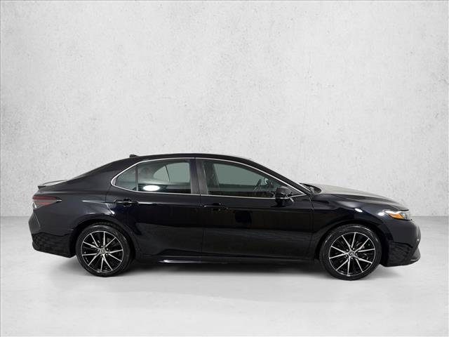 Used 2021 Toyota Camry SE FWD image 2