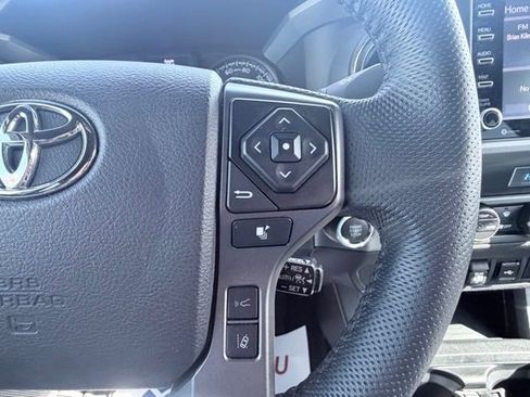 Used 2022 Toyota Tacoma TRD Off-Road w/ Technology Package image 11