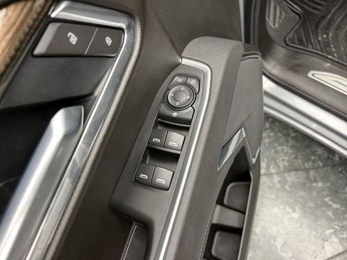 Used 2026 Chevrolet Silverado 1500 LT AWD/4WD image 9