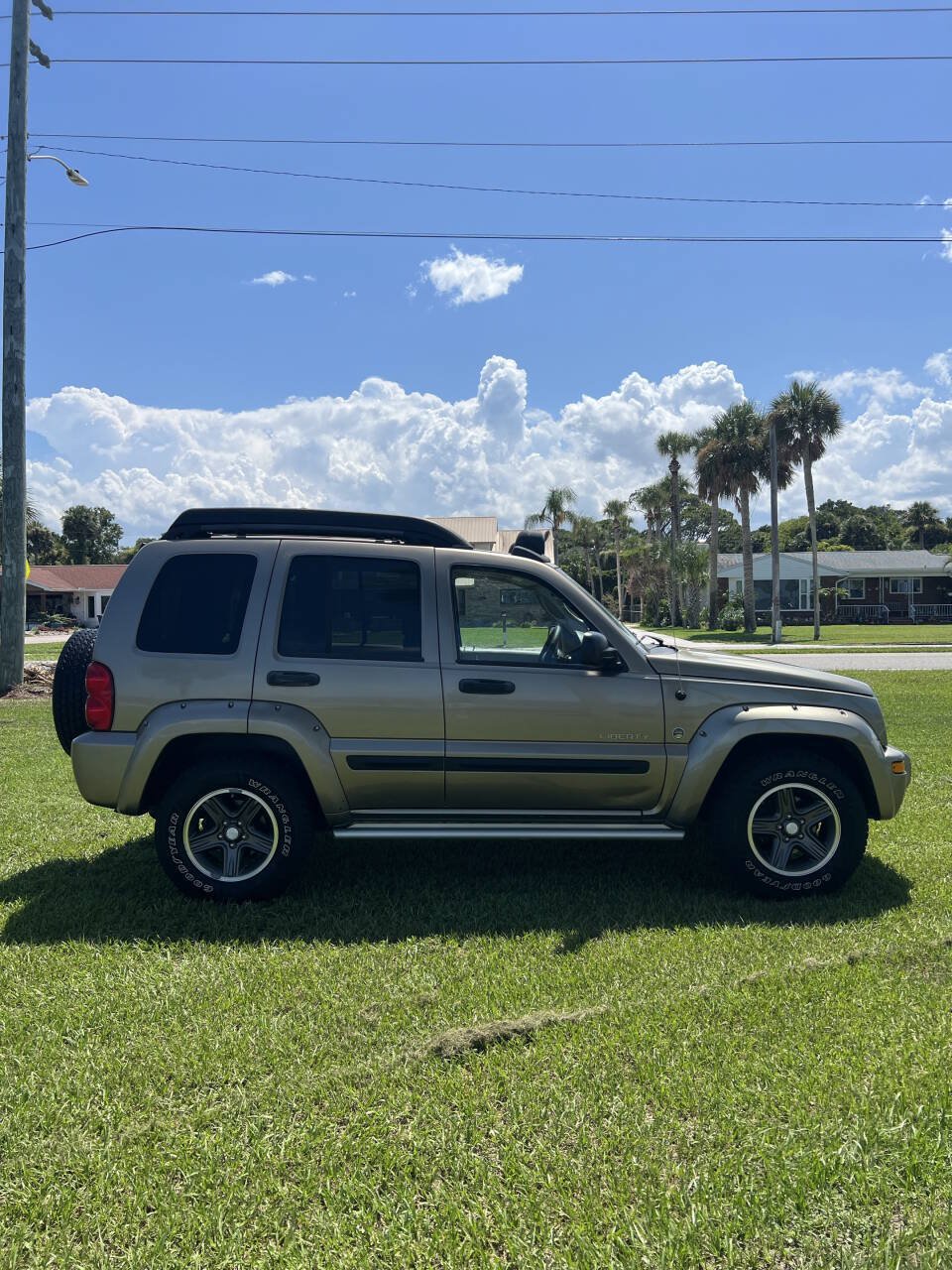 Used 2004 Jeep Liberty Renegade w/ Trailer Tow Group AWD/4WD image 7