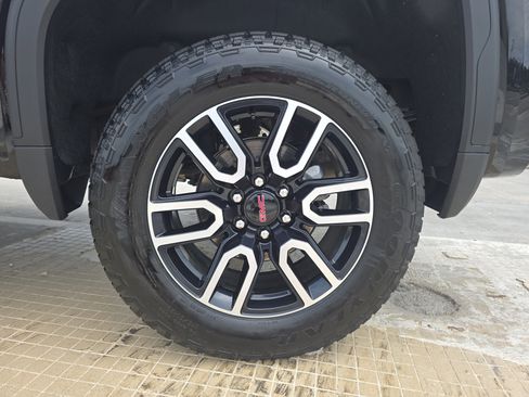Used 2026 GMC Sierra 1500 AT4 w/ AT4 Premium Package AWD/4WD image 34