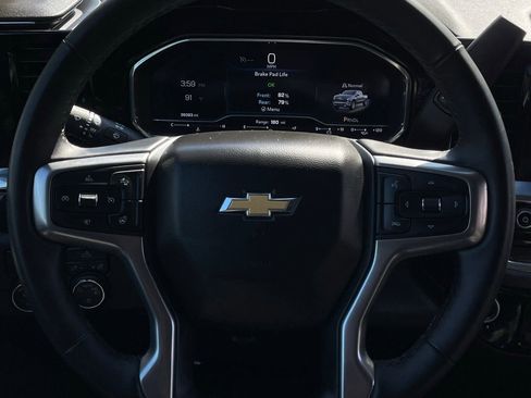 Used 2025 Chevrolet Silverado 1500 LT image 13
