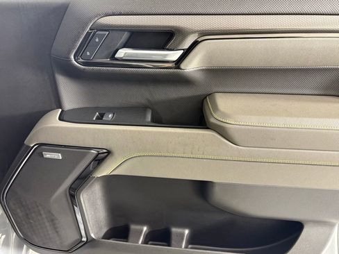 Used 2025 Chevrolet Silverado 1500 ZR2 w/ Technology Package image 14