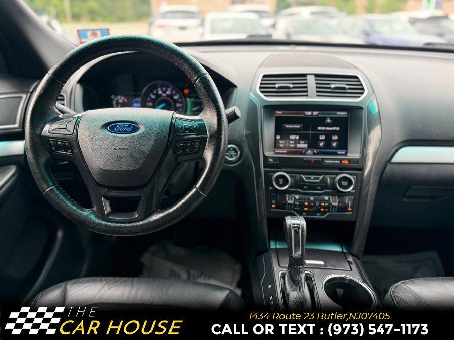 Used 2016 Ford Explorer XLT w/ Equipment Group 202A AWD/4WD image 27