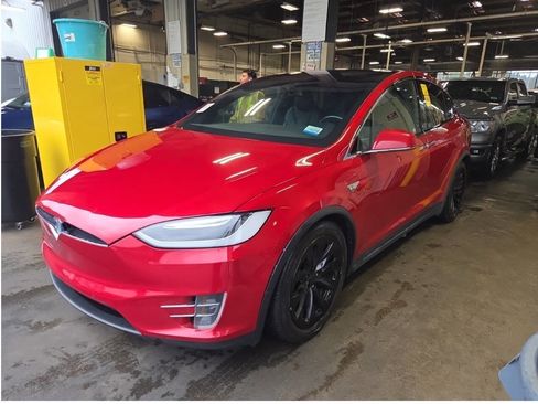 Used 2016 Tesla Model X 90D image 1