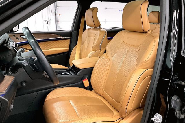 Used 2021 Jeep Grand Cherokee L Summit w/ Luxury Tech Group V AWD/4WD image 24