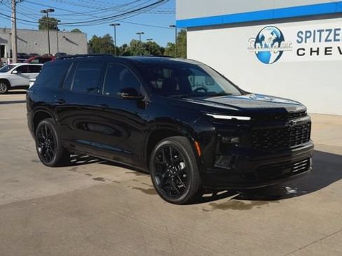 Used 2024 Chevrolet Traverse RS w/ LPO, Floor Liner Package AWD/4WD image 3