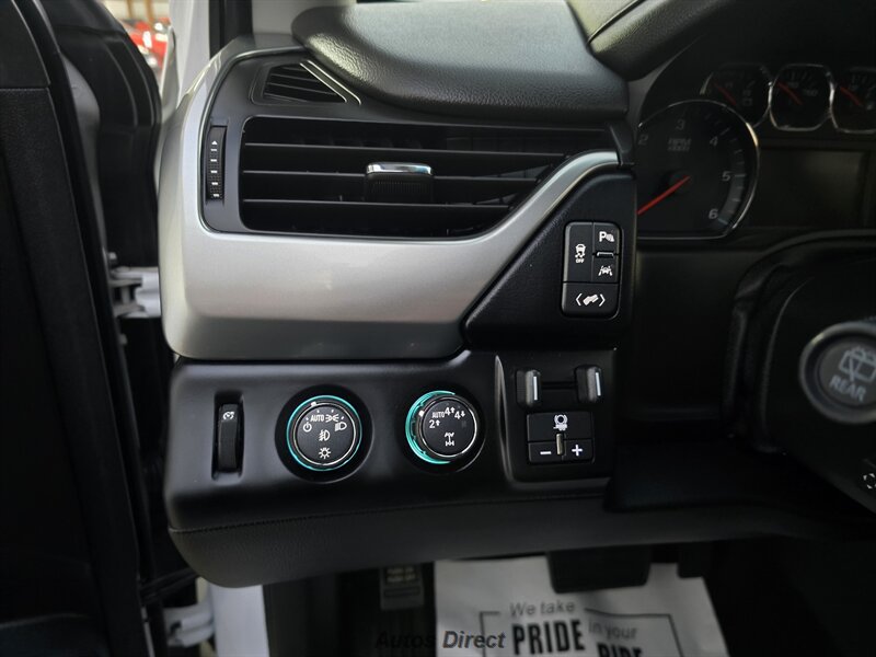 Used 2018 Chevrolet Tahoe Premier AWD/4WD image 40