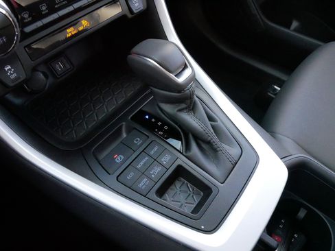 Certified 2025 Toyota RAV4 XLE Premium image 24