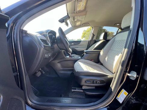 Used 2023 Chevrolet Equinox LS w/ LS Convenience Package FWD image 10