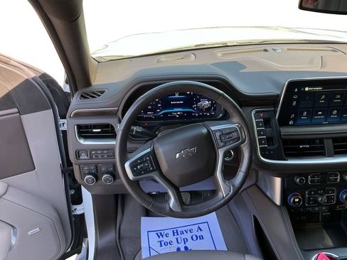 Used 2022 Chevrolet Suburban Z71 w/ Z71 Off-Road Package AWD/4WD image 12