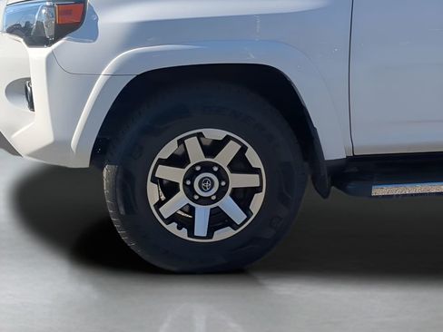Used 2020 Toyota 4Runner TRD Off-Road image 19