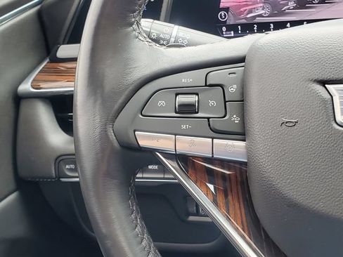 Used 2024 Cadillac Escalade Premium Luxury AWD/4WD image 18