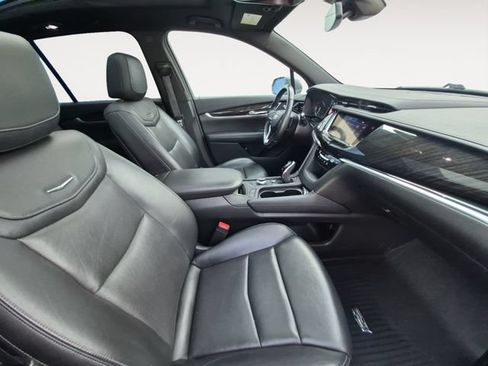 Used 2020 Cadillac XT6 Premium Luxury FWD image 14