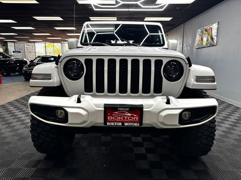 Used 2023 Jeep Gladiator Overland AWD/4WD image 3