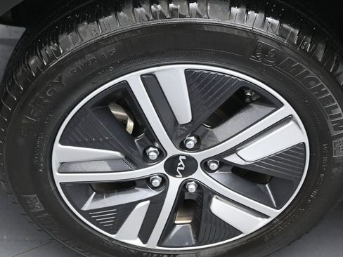 Used 2022 Kia Niro LXS image 37