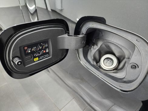 Used 2023 RAM 1500 Big Horn image 30