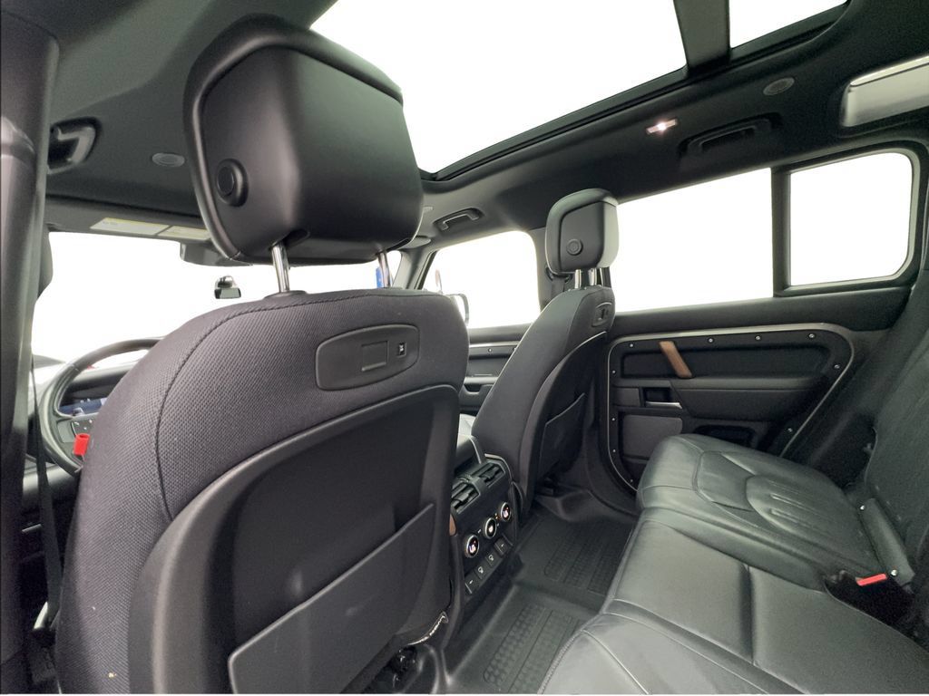 Used 2021 Land Rover Defender 110 X AWD/4WD image 25