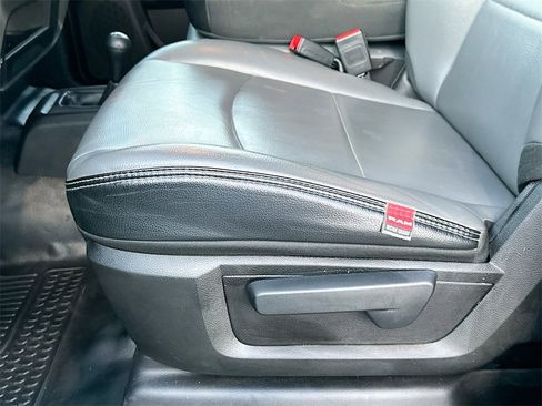 Used 2024 RAM 2500 Tradesman w/ Chrome Appearance Group image 9