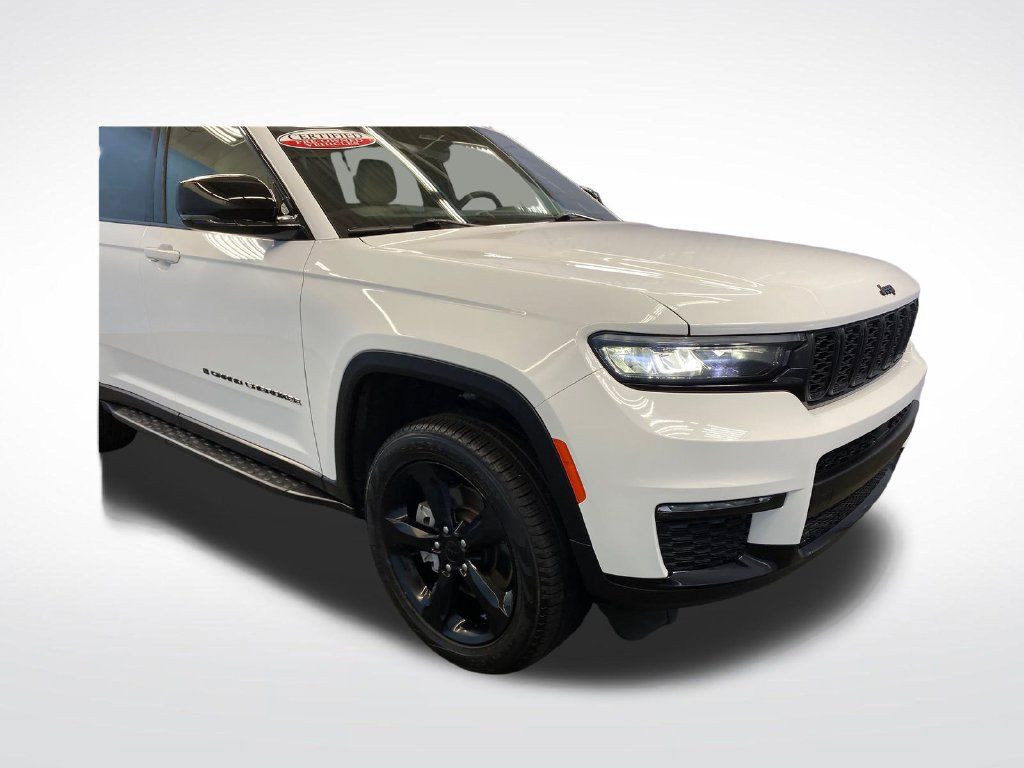 Certified 2025 Jeep Grand Cherokee L Limited w/ Black Appearance Package AWD/4WD image 49