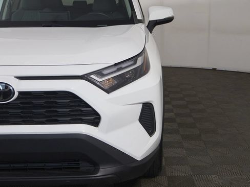 Used 2022 Toyota RAV4 XLE w/ Convenience Package AWD/4WD image 15