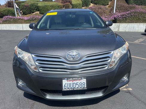 Used 2011 Toyota Venza w/ Premium Pkg #2 FWD image 2