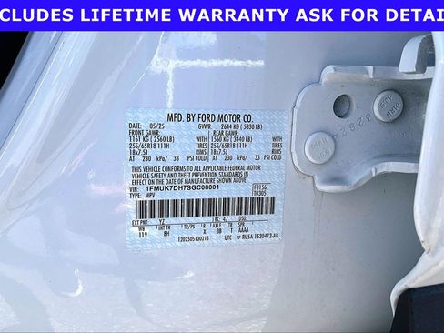 Used 2025 Ford Explorer Active RWD image 30