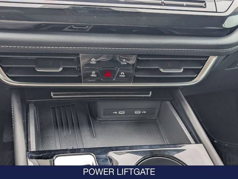 Used 2025 Volkswagen Atlas SEL AWD/4WD image 28