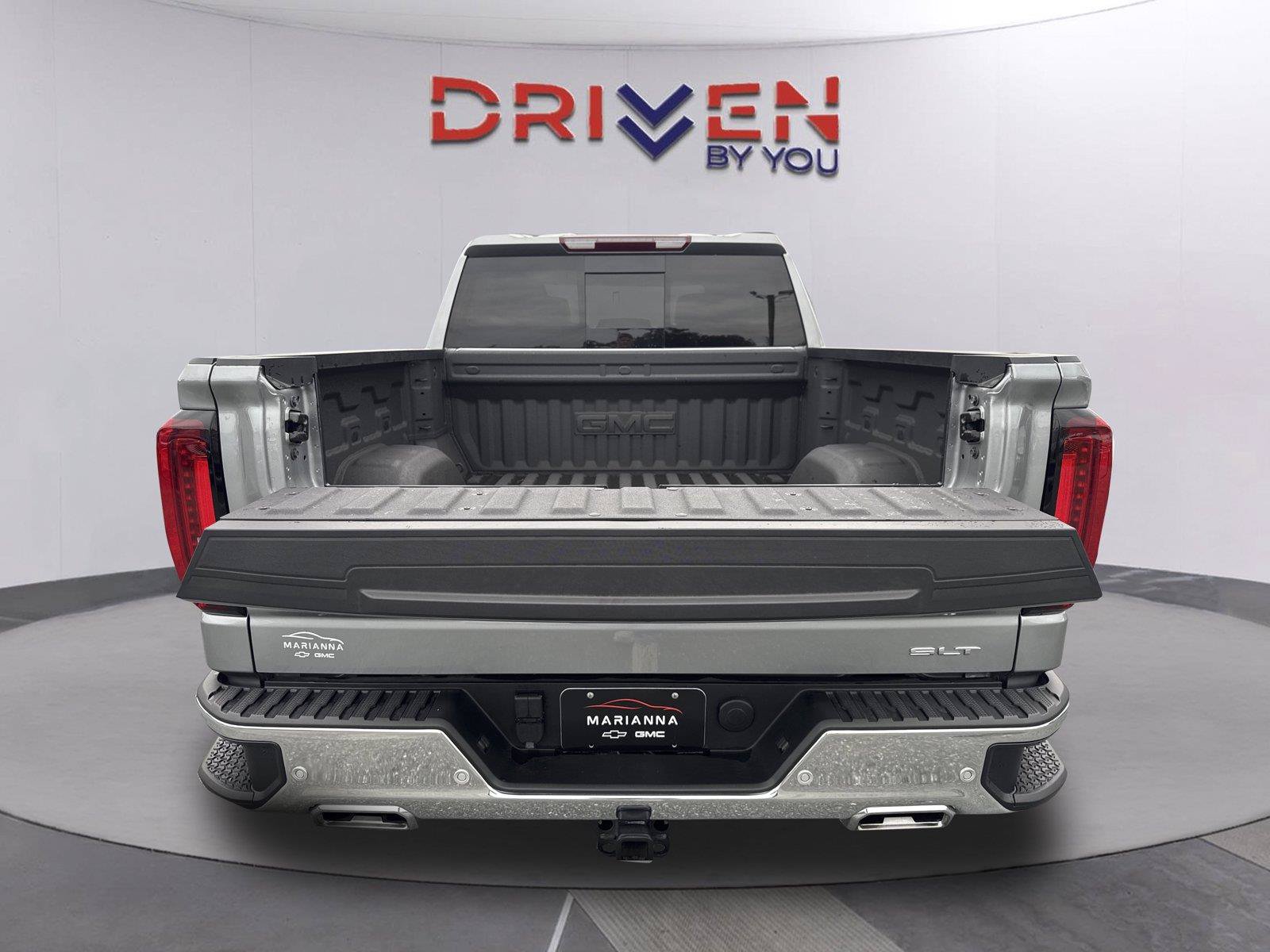 Used 2025 GMC Sierra 1500 SLT w/ SLT Premium Plus Package AWD/4WD image 32