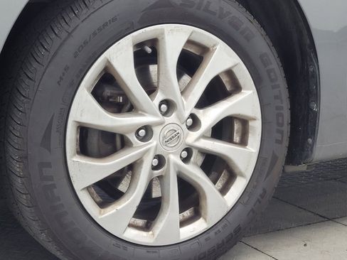 Used 2019 Nissan Sentra SV FWD image 31
