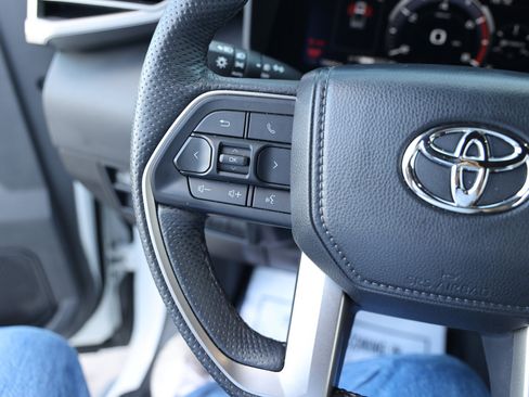 Used 2025 Toyota Tundra Limited image 23