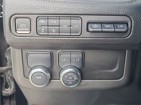 Used 2022 GMC Yukon Denali image 27