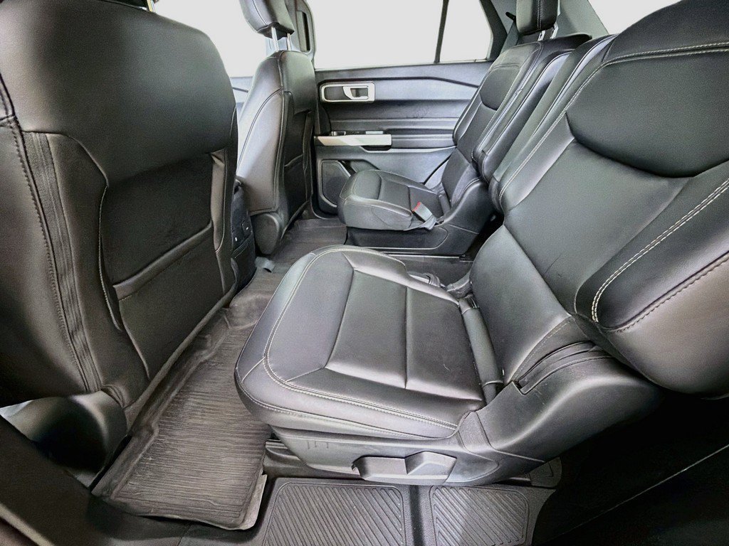 Used 2024 Ford Explorer XLT w/ Equipment Group 202A AWD/4WD image 24