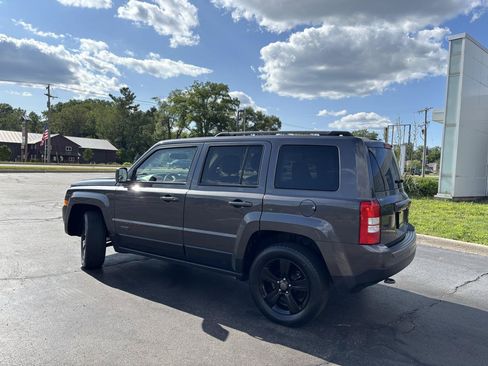 Used 2016 Jeep Patriot 75th Anniversary w/ Power Value Group AWD/4WD image 5