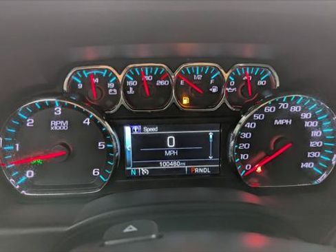 Used 2018 Chevrolet Suburban LS RWD image 29