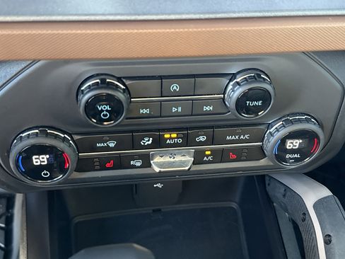 Used 2024 Ford Bronco Outer Banks image 31