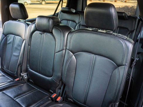 Used 2024 Jeep Wagoneer L Series II w/ Flexible Seating Group image 25