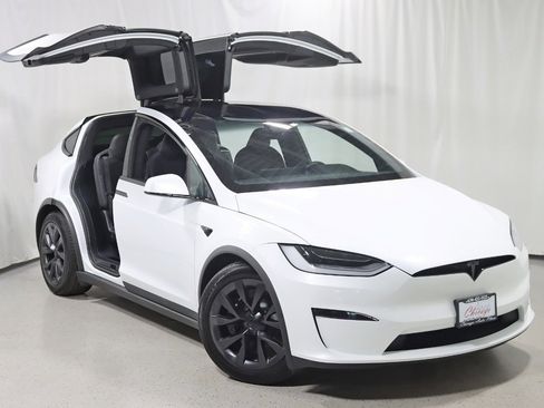 Used 2022 Tesla Model X image 8