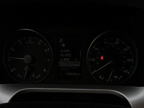 Used 2018 Toyota RAV4 XLE image 31