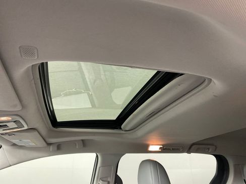 Certified 2022 Toyota Sienna XLE image 10