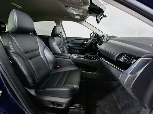 Used 2025 Nissan Rogue SL FWD image 31