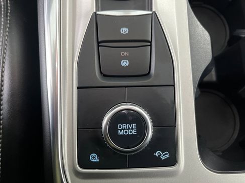 Used 2023 Ford Explorer XLT w/ Equipment Group 202A image 33