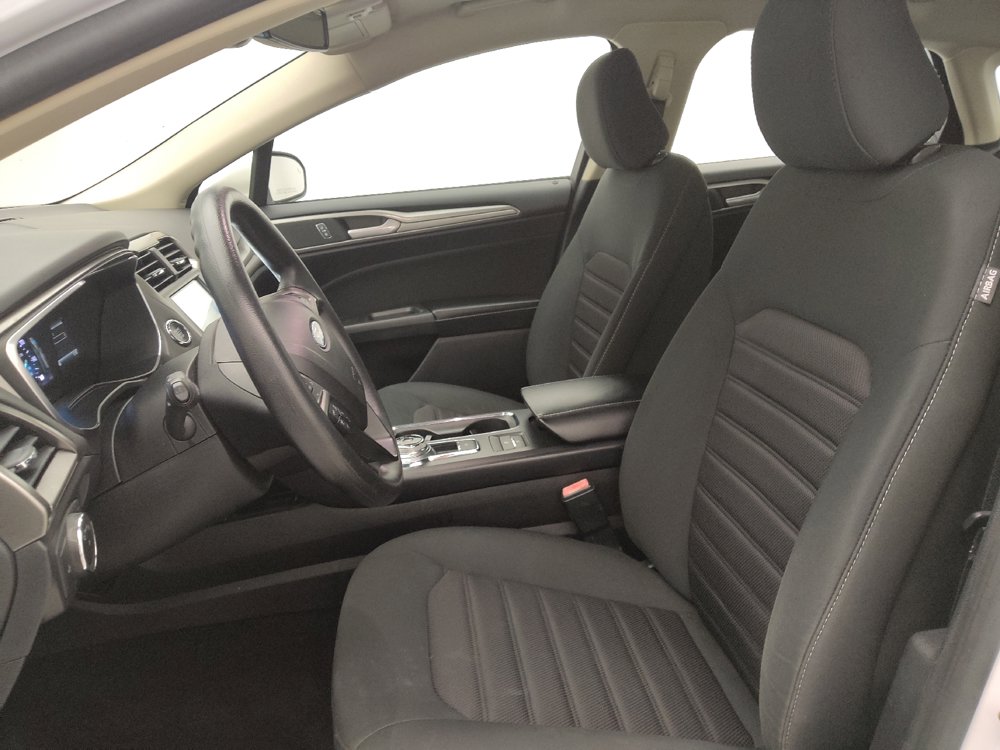 Used 2020 Ford Fusion SE FWD image 17